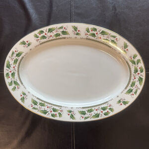 Holly Holiday 14” Oval Platter Holly And Berries Christmas Decorative Golden Rim